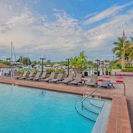 All-New Waterfront With Balcony,Pool,Tiki Bar,Gym Sarasota Dış mekan fotoğraf
