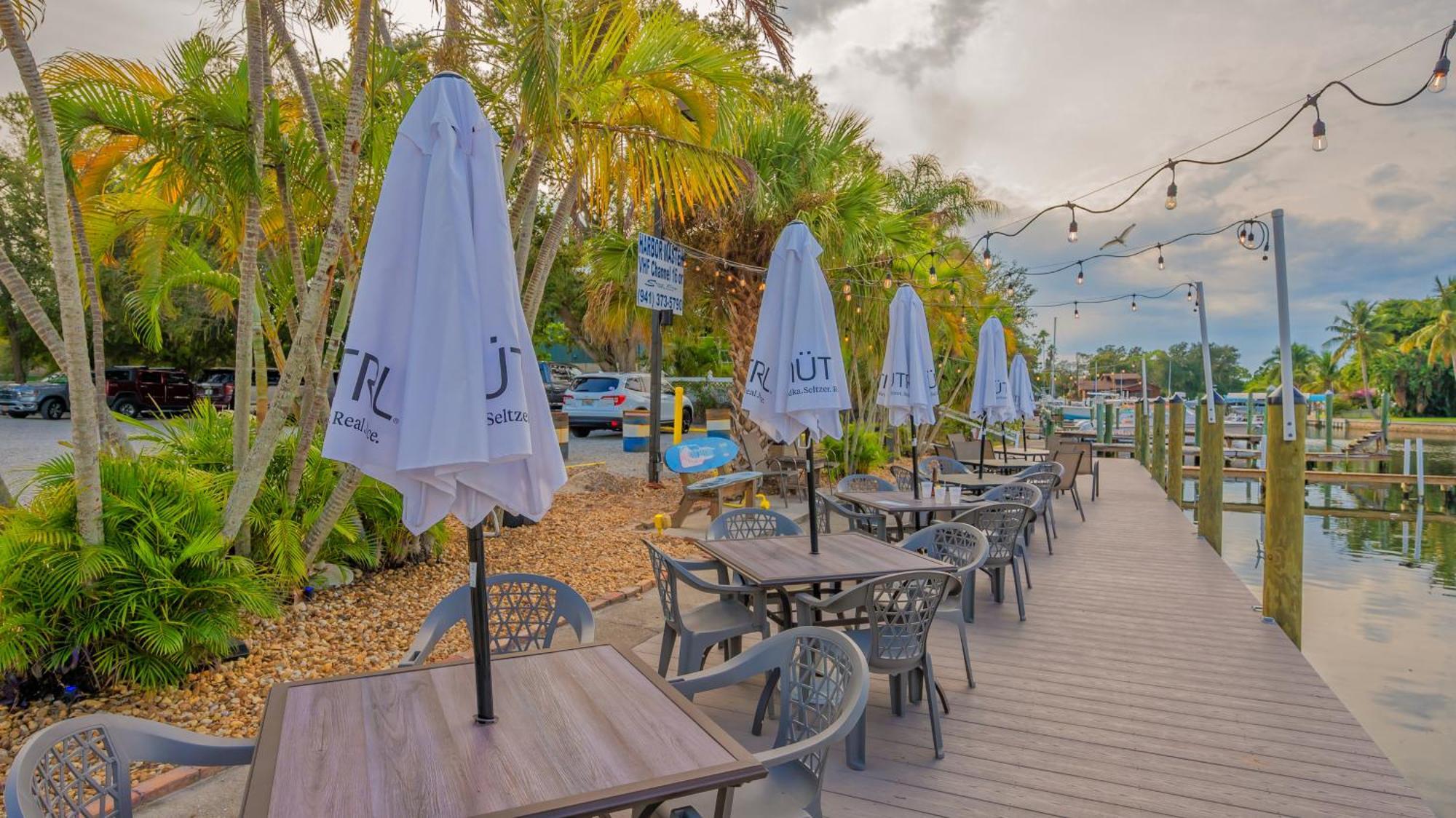 All-New Waterfront With Balcony,Pool,Tiki Bar,Gym Sarasota Dış mekan fotoğraf