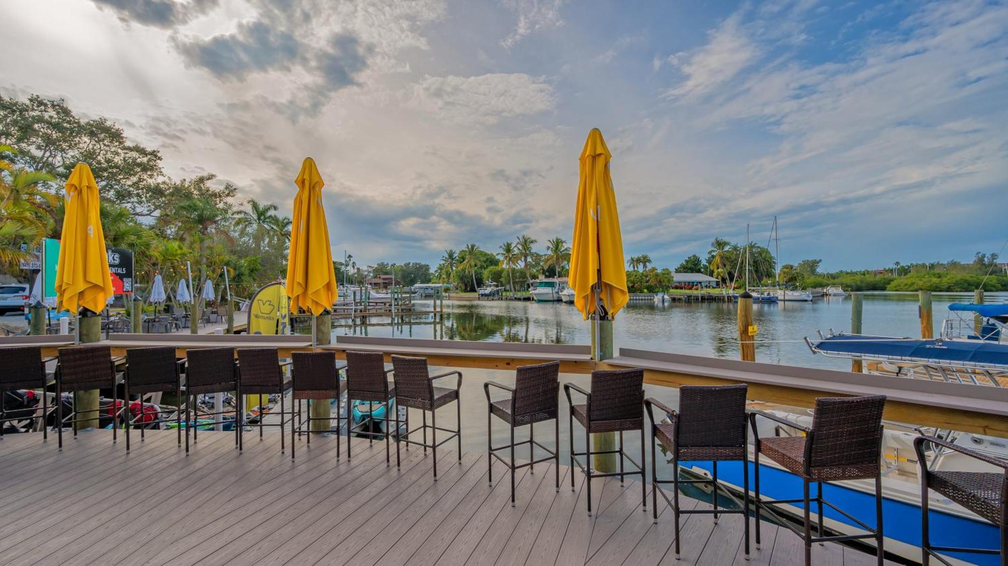 All-New Waterfront With Balcony,Pool,Tiki Bar,Gym Sarasota Dış mekan fotoğraf
