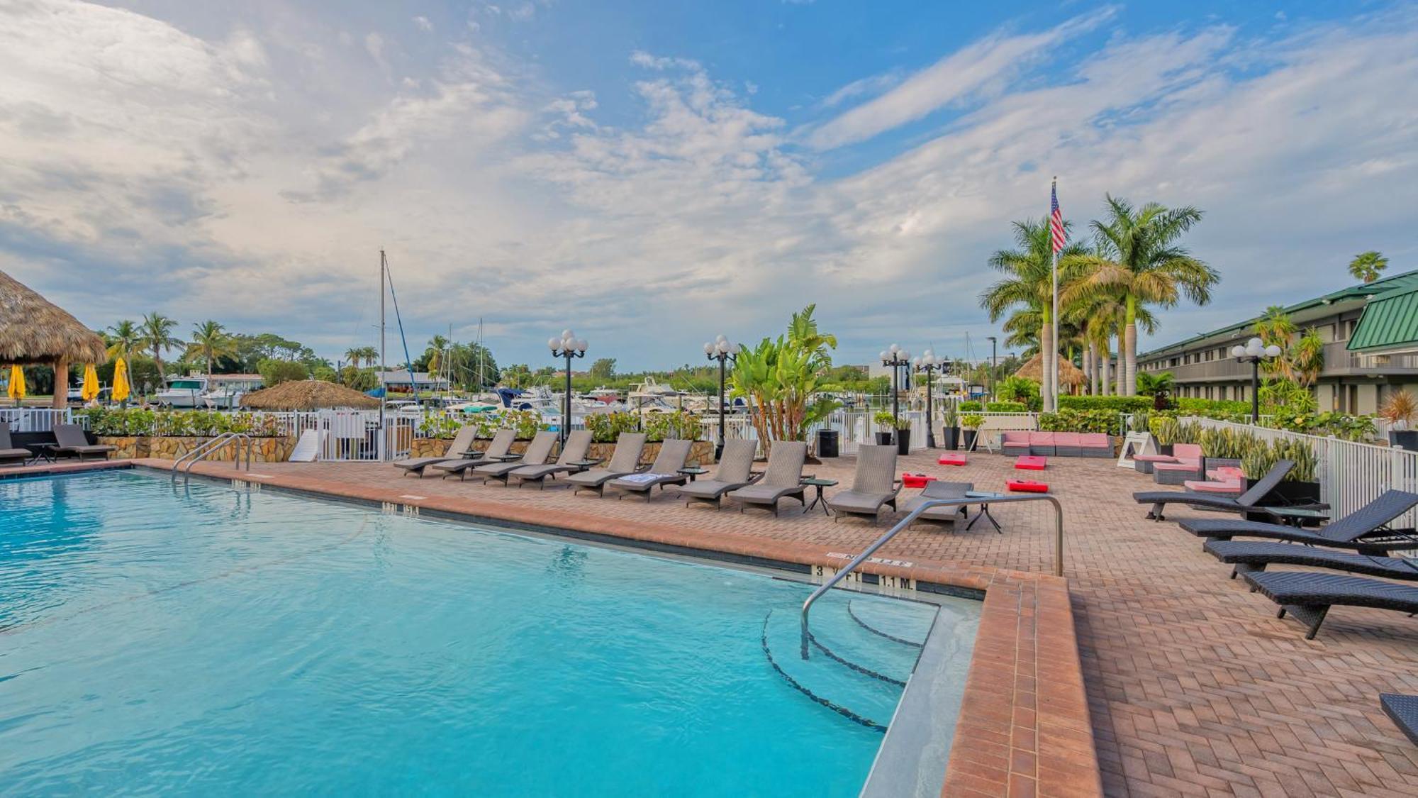 All-New Waterfront With Balcony,Pool,Tiki Bar,Gym Sarasota Dış mekan fotoğraf