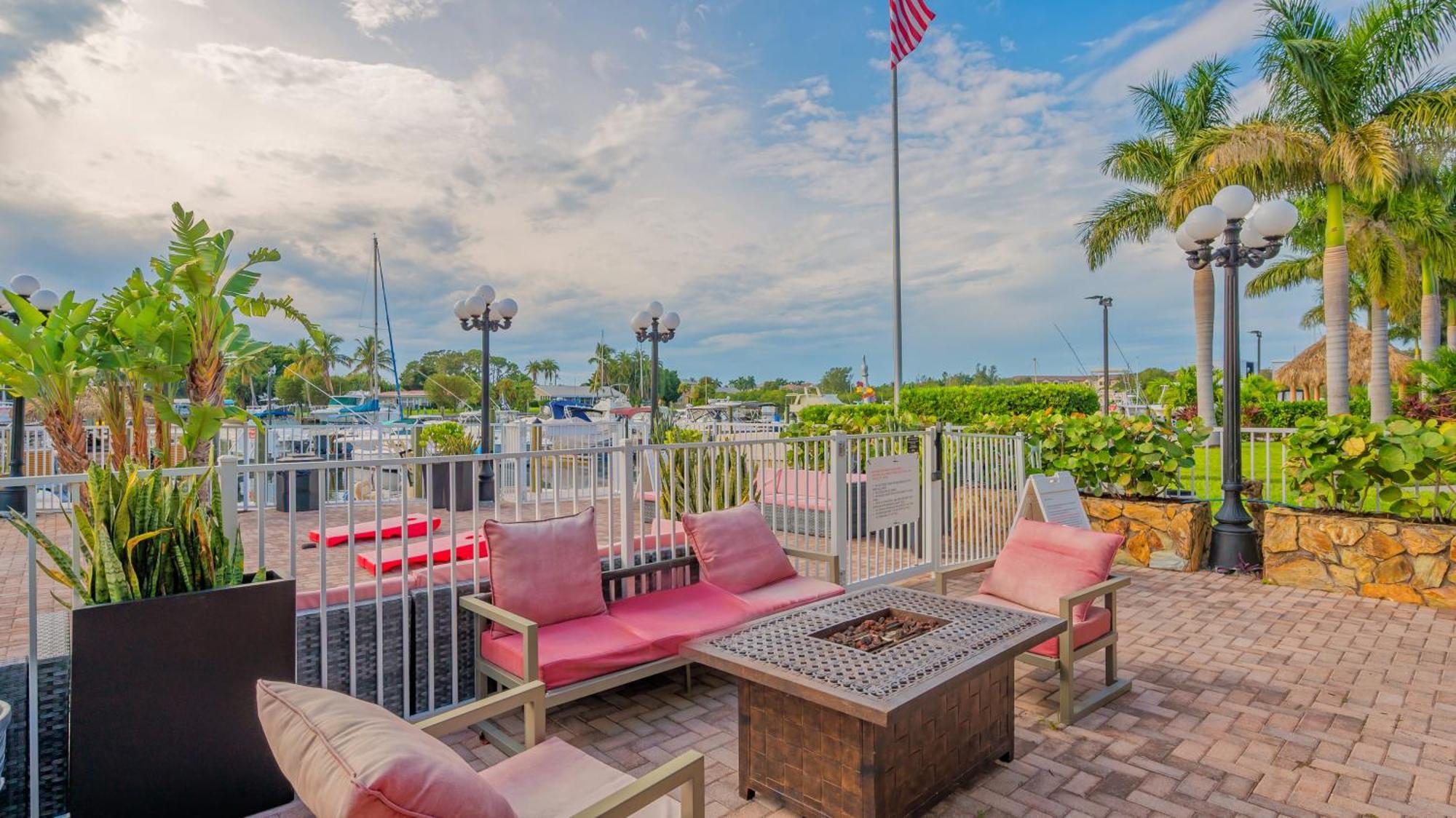 All-New Waterfront With Balcony,Pool,Tiki Bar,Gym Sarasota Dış mekan fotoğraf