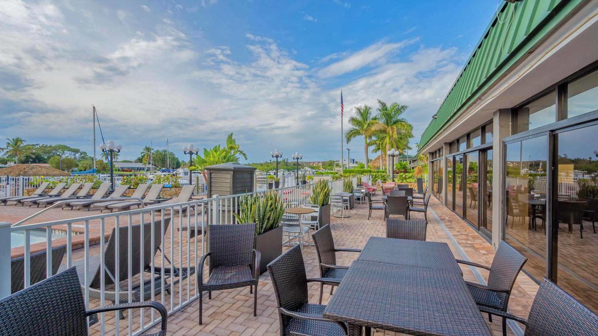 All-New Waterfront With Balcony,Pool,Tiki Bar,Gym Sarasota Dış mekan fotoğraf