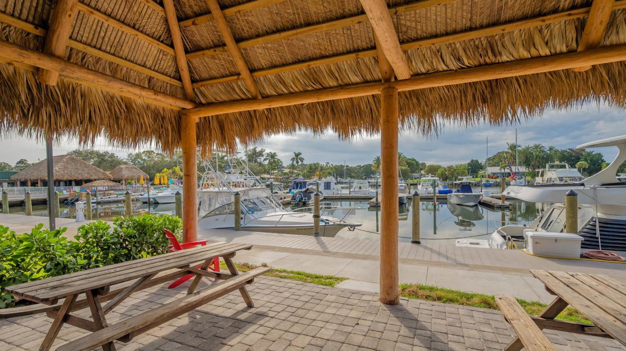 All-New Waterfront With Balcony,Pool,Tiki Bar,Gym Sarasota Dış mekan fotoğraf