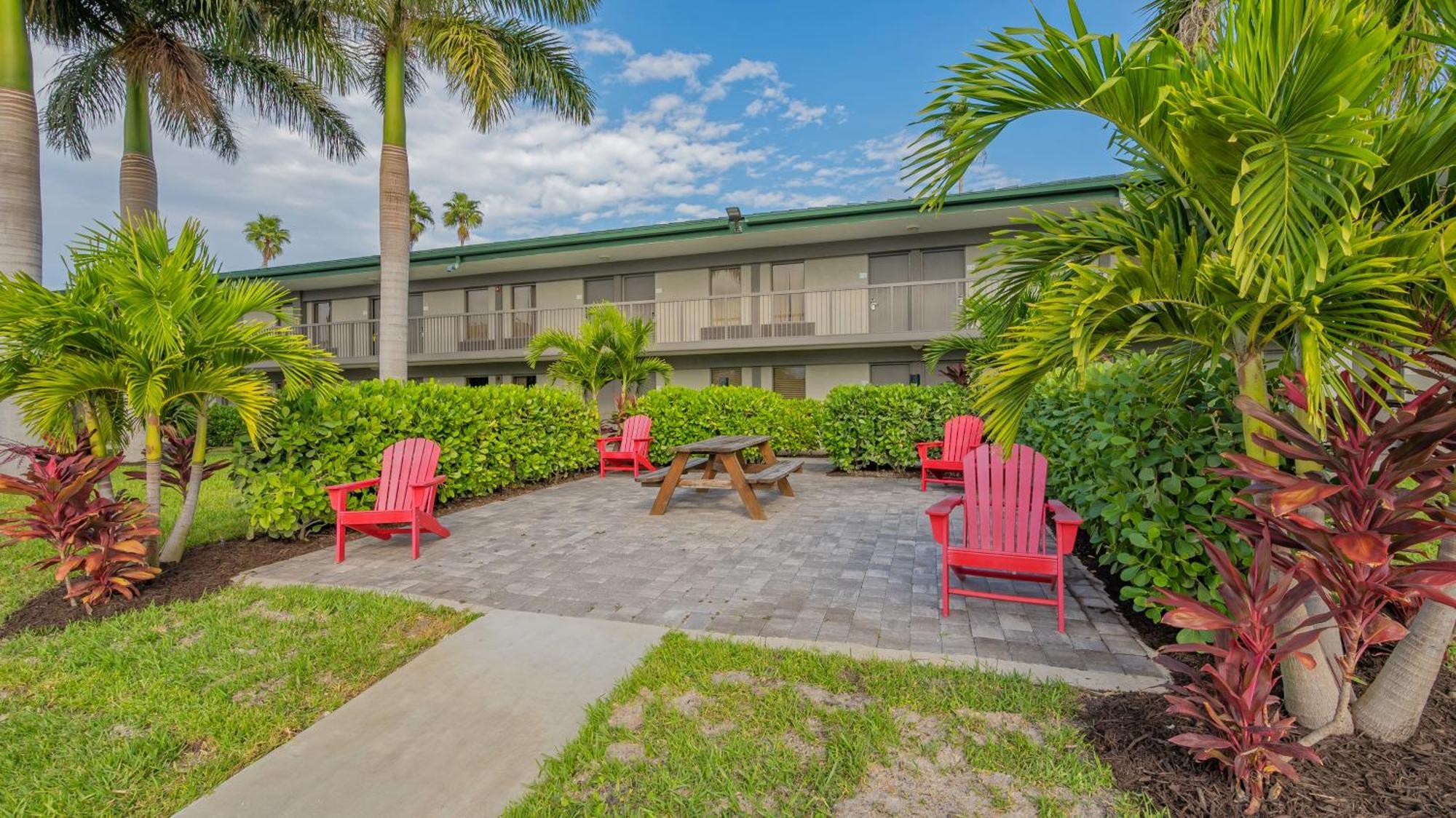 All-New Waterfront With Balcony,Pool,Tiki Bar,Gym Sarasota Dış mekan fotoğraf