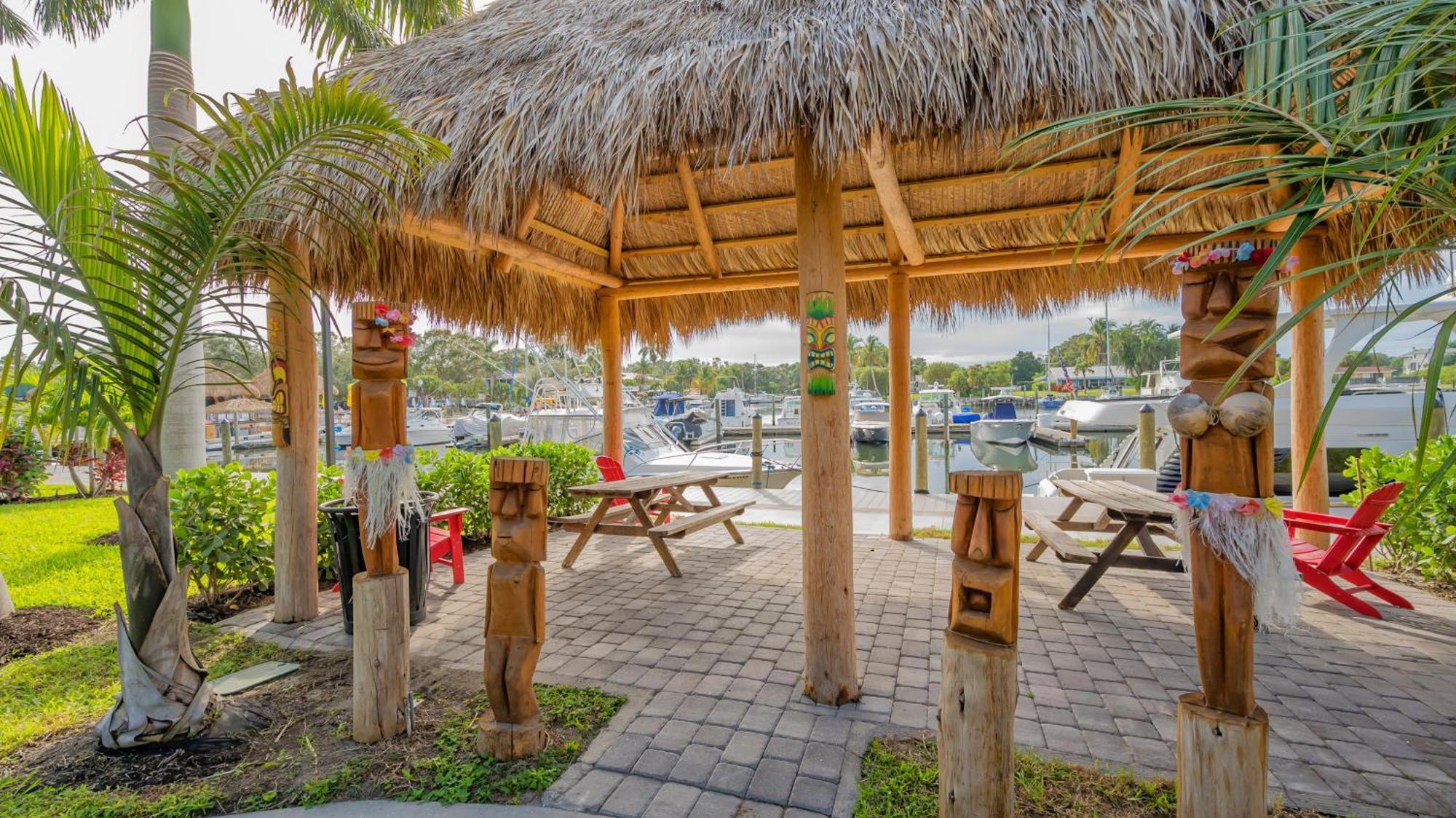 All-New Waterfront With Balcony,Pool,Tiki Bar,Gym Sarasota Dış mekan fotoğraf