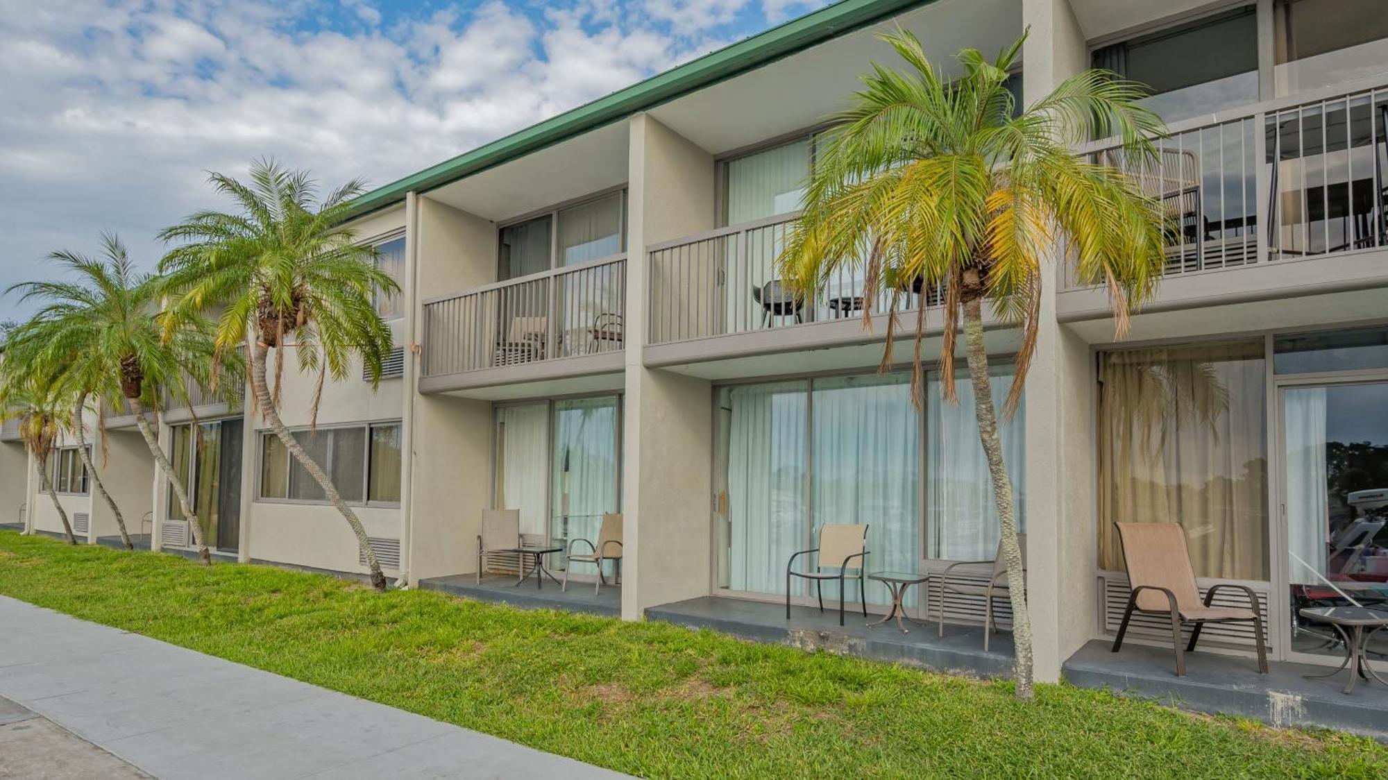 All-New Waterfront With Balcony,Pool,Tiki Bar,Gym Sarasota Dış mekan fotoğraf