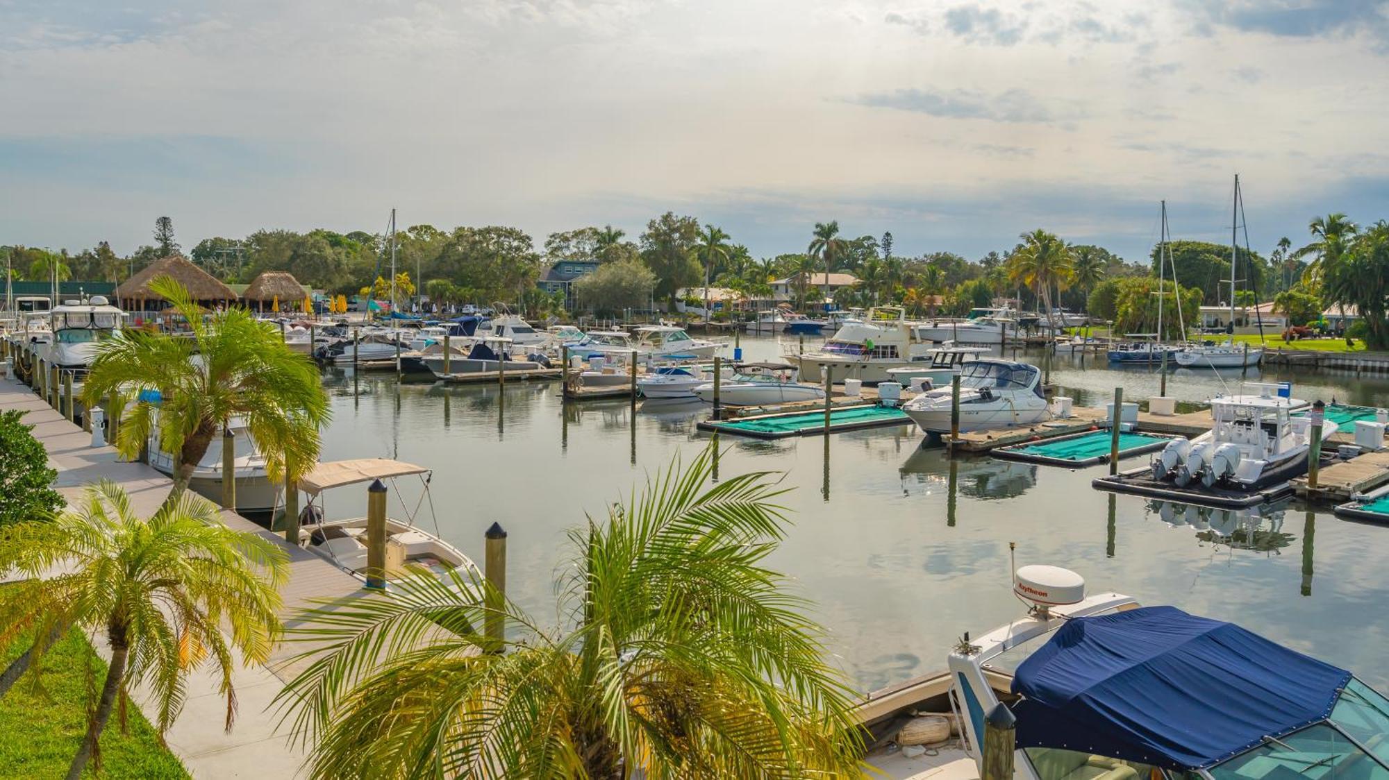 All-New Waterfront With Balcony,Pool,Tiki Bar,Gym Sarasota Dış mekan fotoğraf