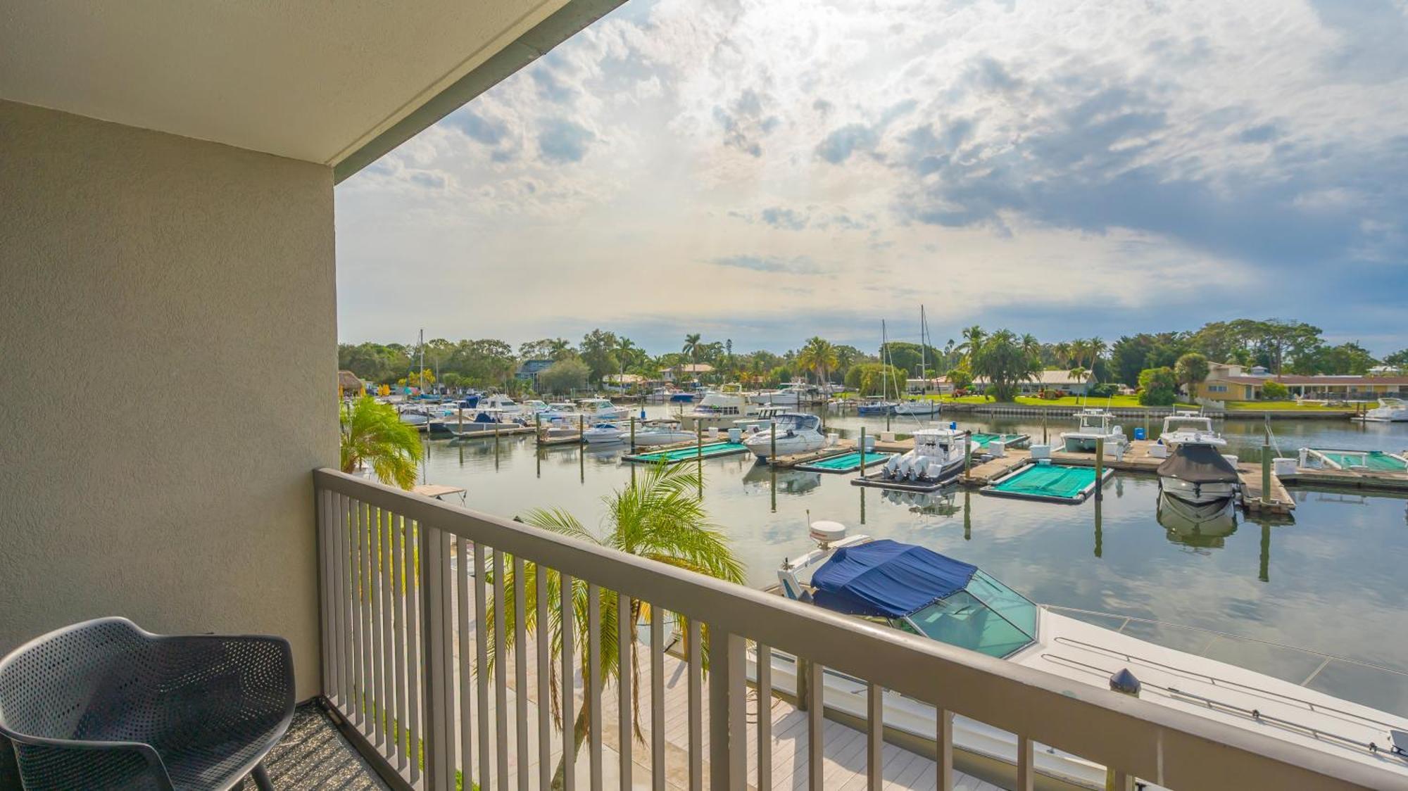 All-New Waterfront With Balcony,Pool,Tiki Bar,Gym Sarasota Dış mekan fotoğraf