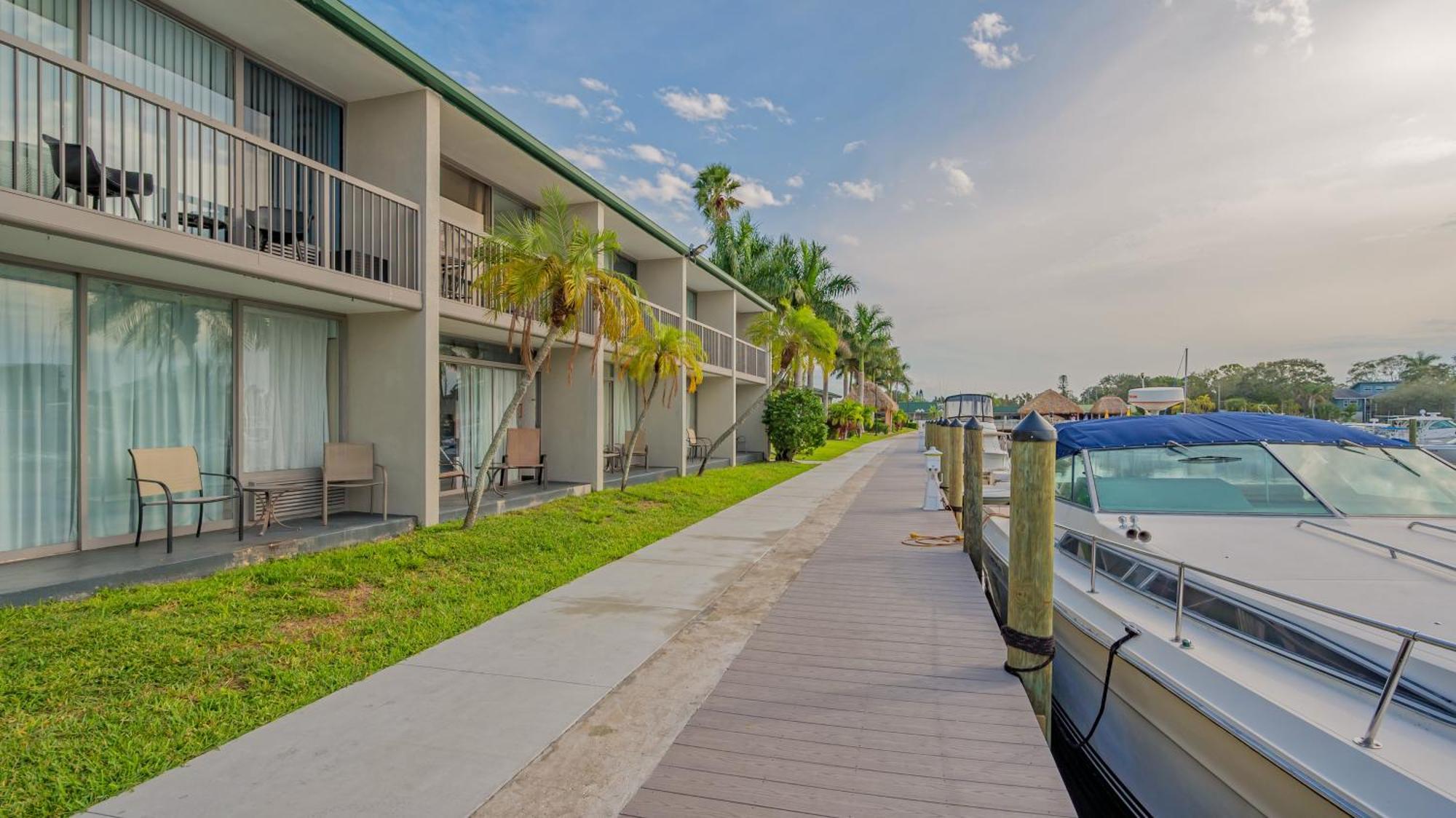 All-New Waterfront With Balcony,Pool,Tiki Bar,Gym Sarasota Dış mekan fotoğraf